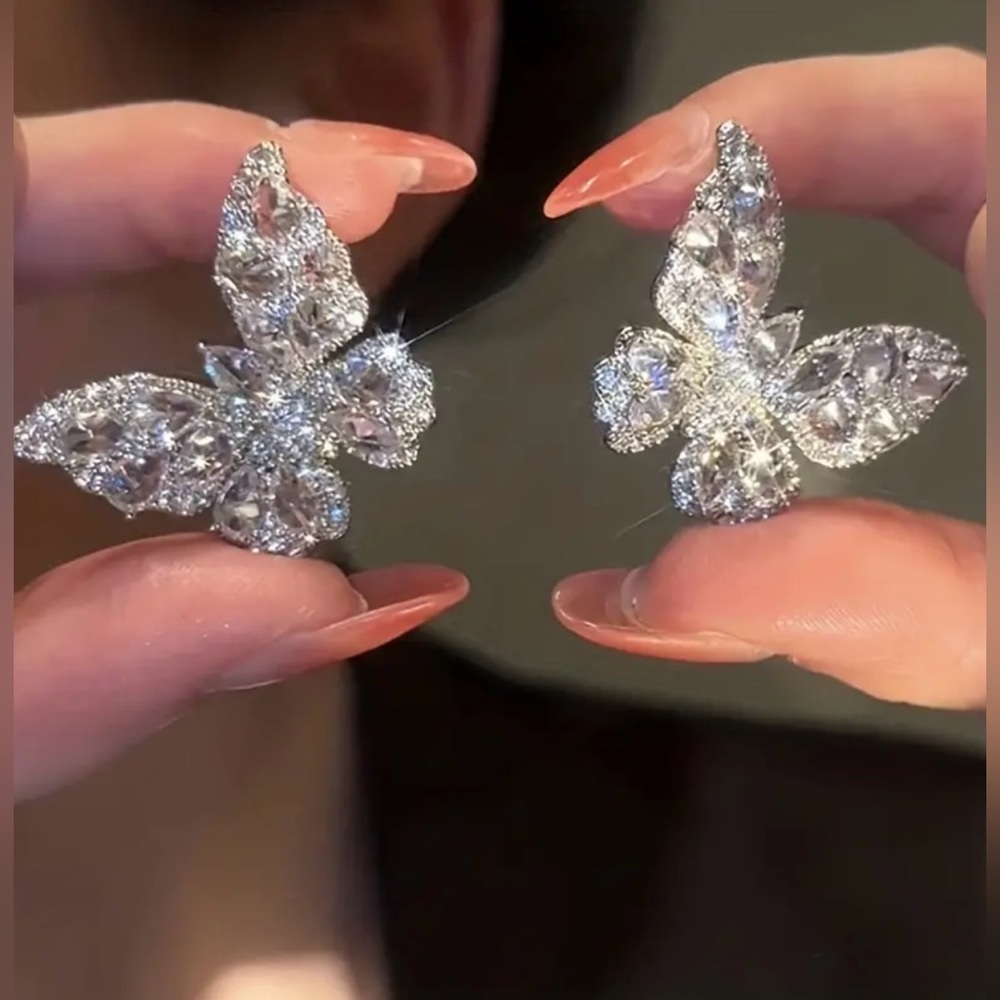 New Shiny Butterfly Shaped Stud Earrings 925 Silver Post
Hypoallergenic Luxury